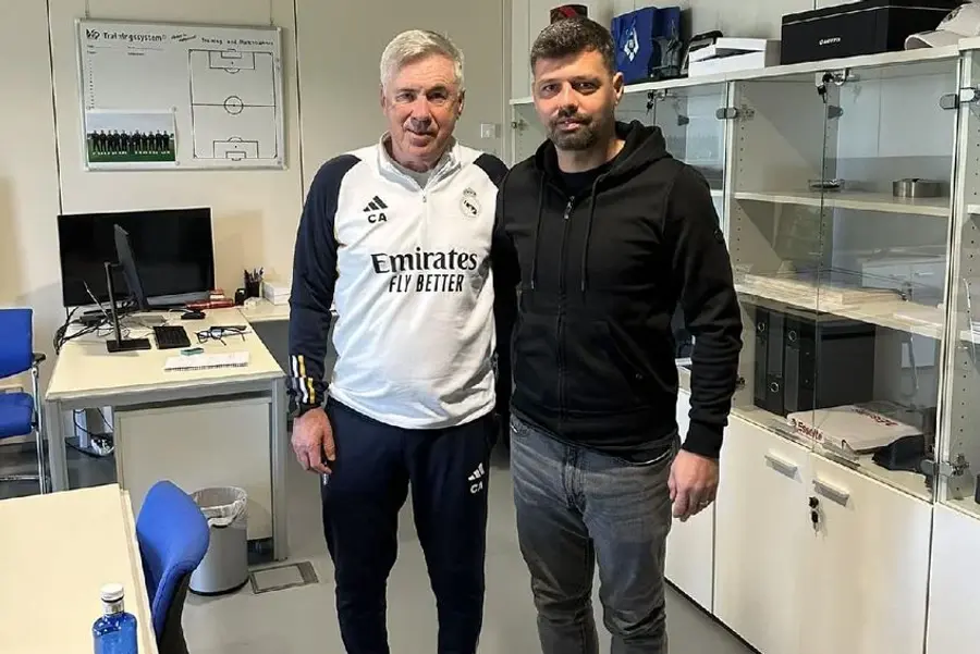 Florin Maxim s-a fotografiat alături de Carlo Ancelotti Florin Maxim și secretul succesului la Corvinul: „Am o relație apropiată cu Carlo Ancelotti”