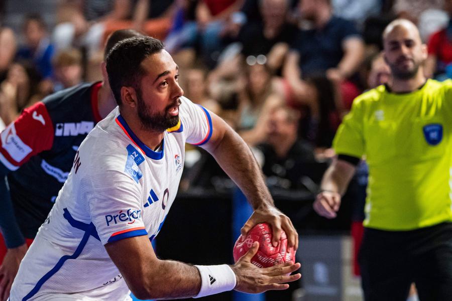 Melvyn Richardson / FOTO: Imago Cutremur în handbal » Campioana Europei, nevoită să își vândă vedetele! GSP a aflat unde ajunge colosul Dika Mem