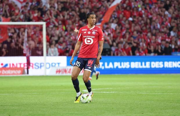 Ipoteza lansată de ziarele spaniole despre transferul lui Leny Yoro » Ibericii susțin că francezul a fost amenințat să semneze cu Manchester United