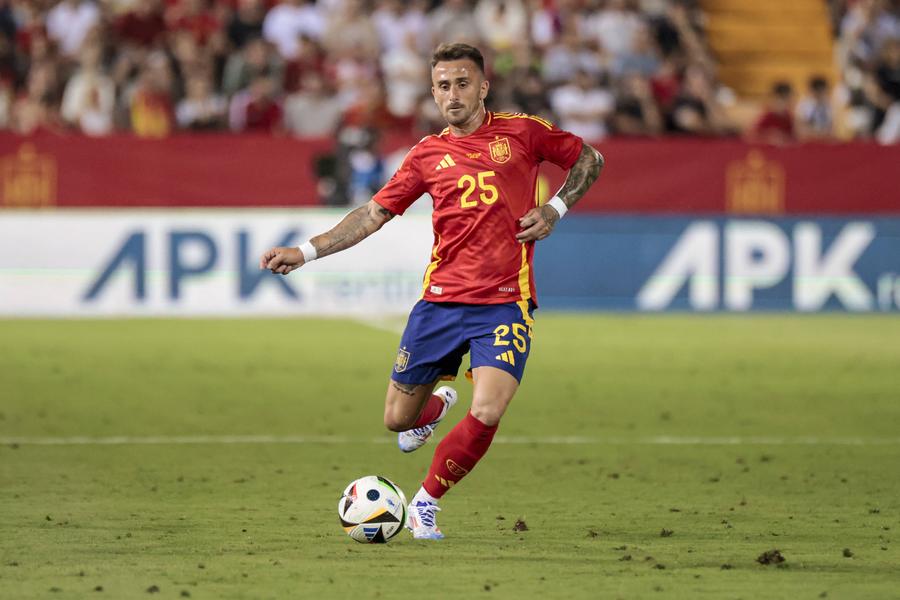 Aleix Garcia, în tricoul naționalei Spaniei, foto: Imago Images Fostul jucător al lui Dinamo a explicat cum a prins transferul carierei: „El a fost unul dintre principalele motive”