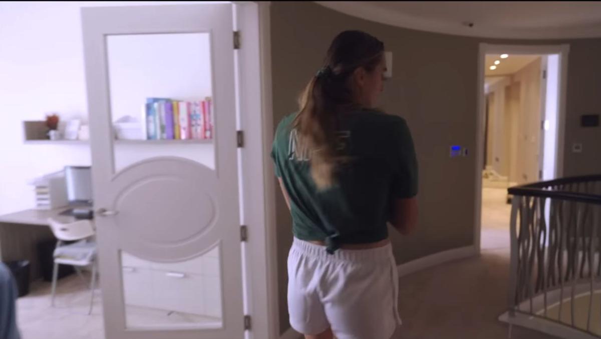 Turul casei cu Aryna Sabalenka » Liderul mondial s-a apucat de vlogging și a prezentat locuința unde a stat la Wimbledon! Haos cu staff-ul