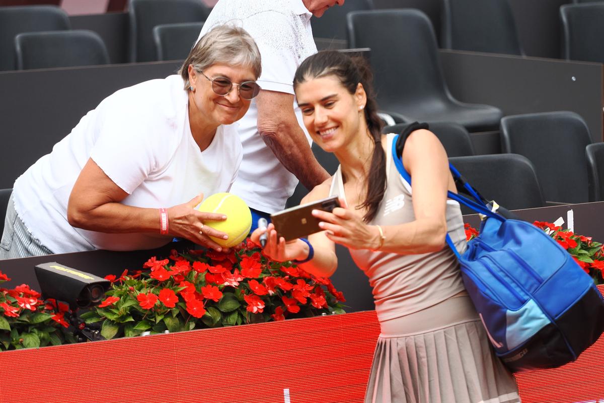 Sorana Cîrstea, în semifinale la UniCredit Iași Open! » Victorie clară sub un vânt puternic: „De la meci la meci văd progrese”