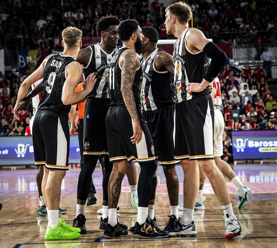 U-BT Cluj-Napoca a câștigat titlul național pentru al 5-lea sezon consecutiv/Foto: Manases Sandor (u-bt.basketball) După intrarea în Liga ABA, directorul executiv al lui U-BT Cluj-Napoca a dezvăluit că lotul e aproape gata: „Obiectivul nostru e să fim cel puțin în Top 6”
