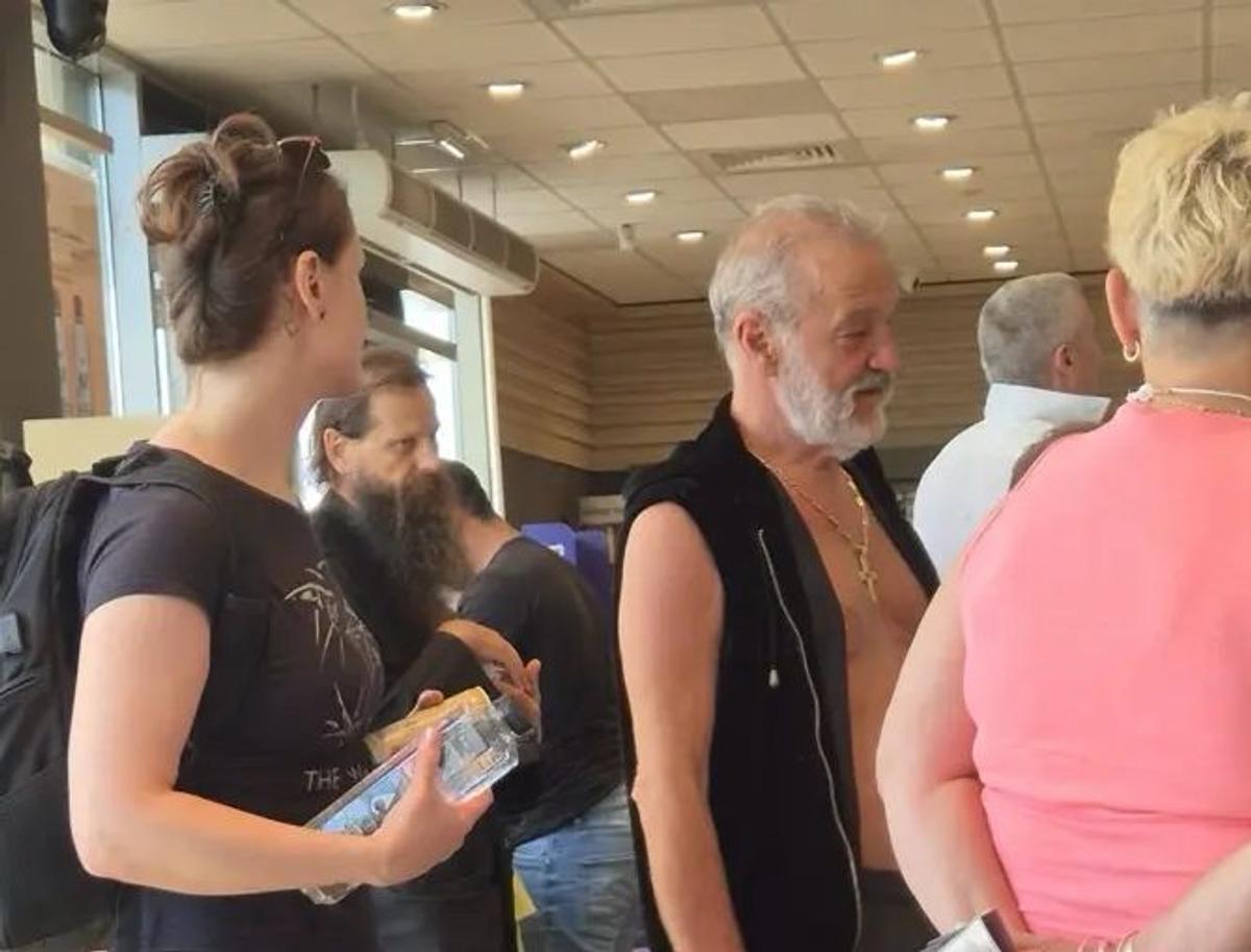 Gigi Becali, „hipster” în drum spre Marea Neagră » În ce ținută a fost surprins de turiști