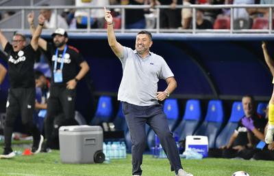 Marius Baciu, invincibil! Cum a fost revenirea în Ghencea: „Casa noastră e și aici” » Ce a spus despre gazon