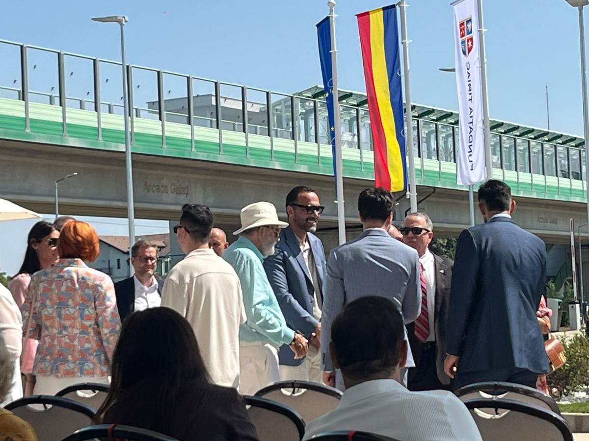 Sala „Nadia Comăneci”, inaugurată » Nadia, Ion Țiriac și Ilie Bolojan au tăiat panglica