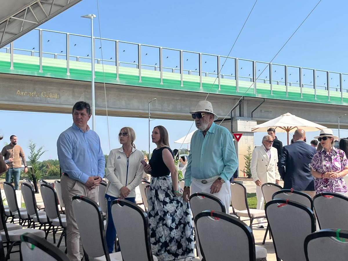 Sala „Nadia Comăneci”, inaugurată » Nadia, Ion Țiriac și Ilie Bolojan au tăiat panglica