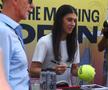 Sorana Cîrstea semnând autografe la Iași  FOTO Roxana Fleșeru