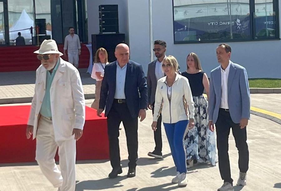 Sala „Nadia Comăneci” din Otopeni a fost inaugurată la 50 de ani de la 10-le de la Montreal Nadia Comăneci numește 3 sportivi români actuali și o echipă puternică drept model: „Le arată copiilor că se poate”