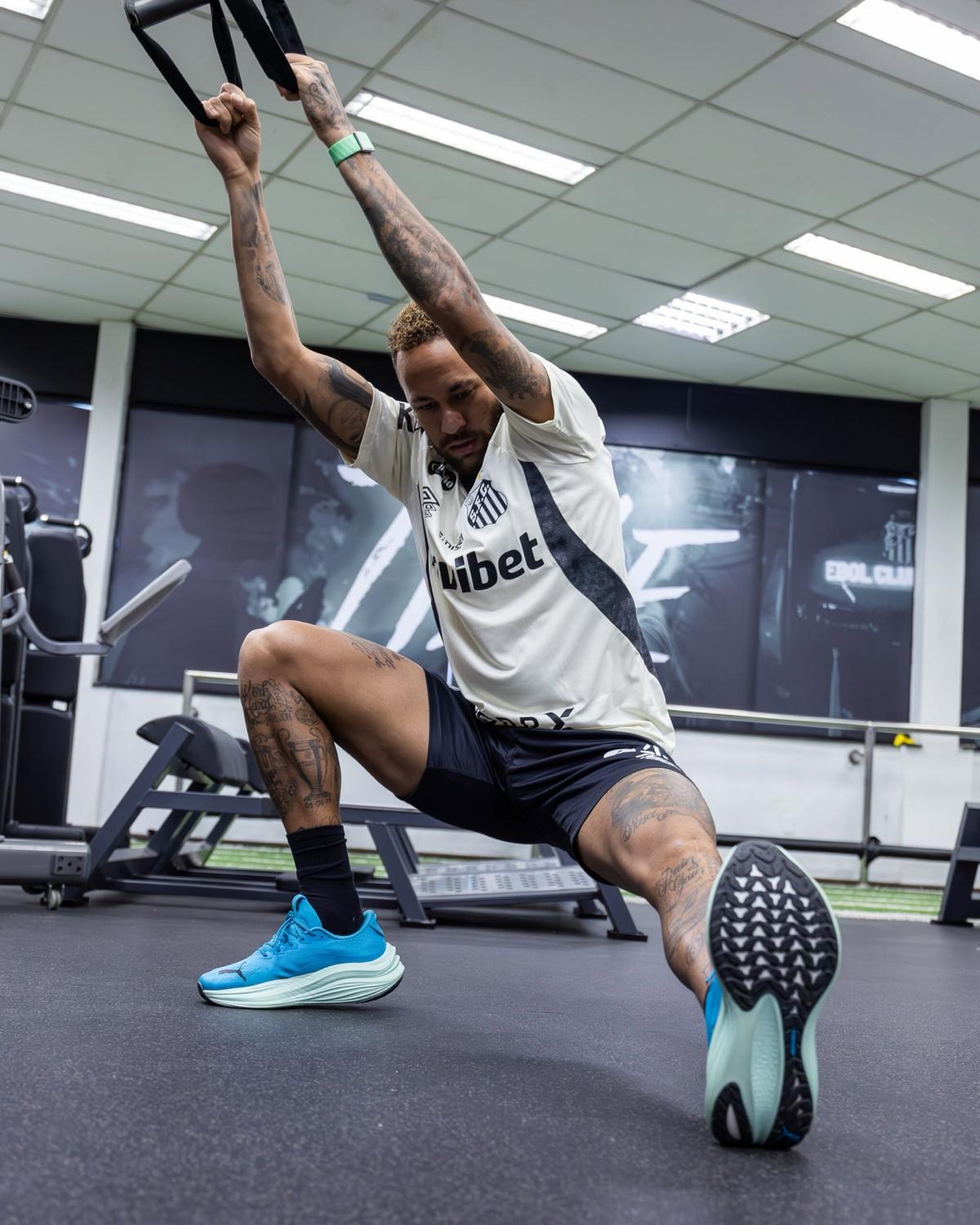 Neymar s-a întors la baza lui Santos
