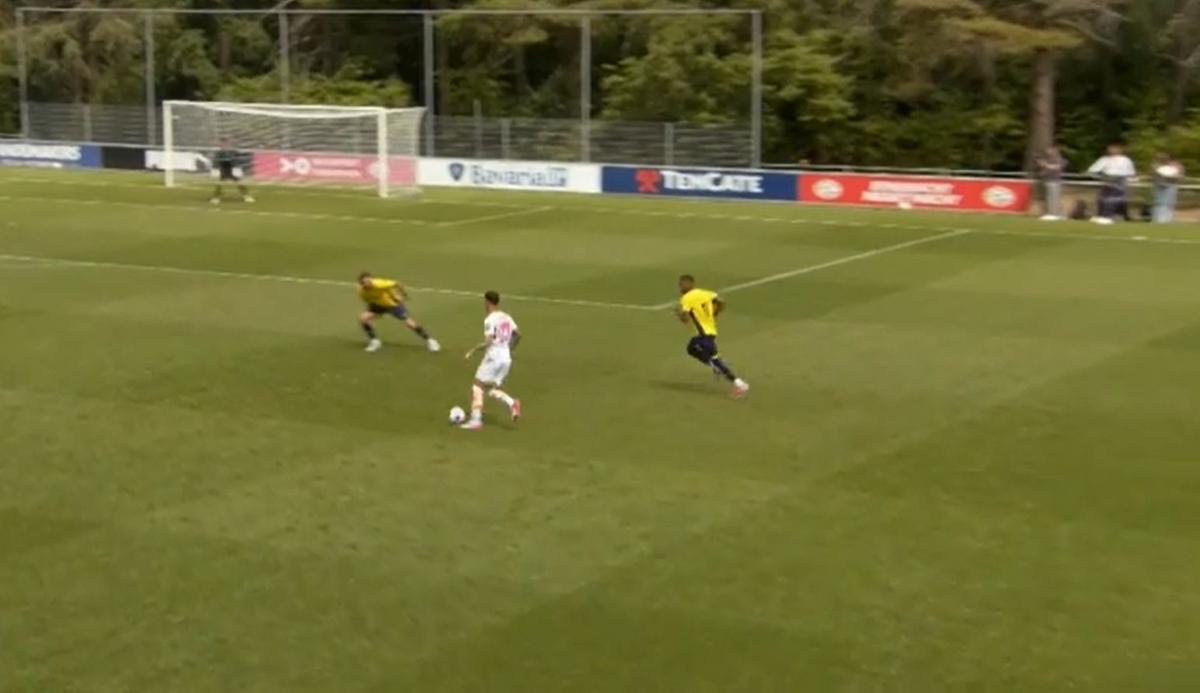 Dennis Man, gol în PSV - Saint-Gilloise