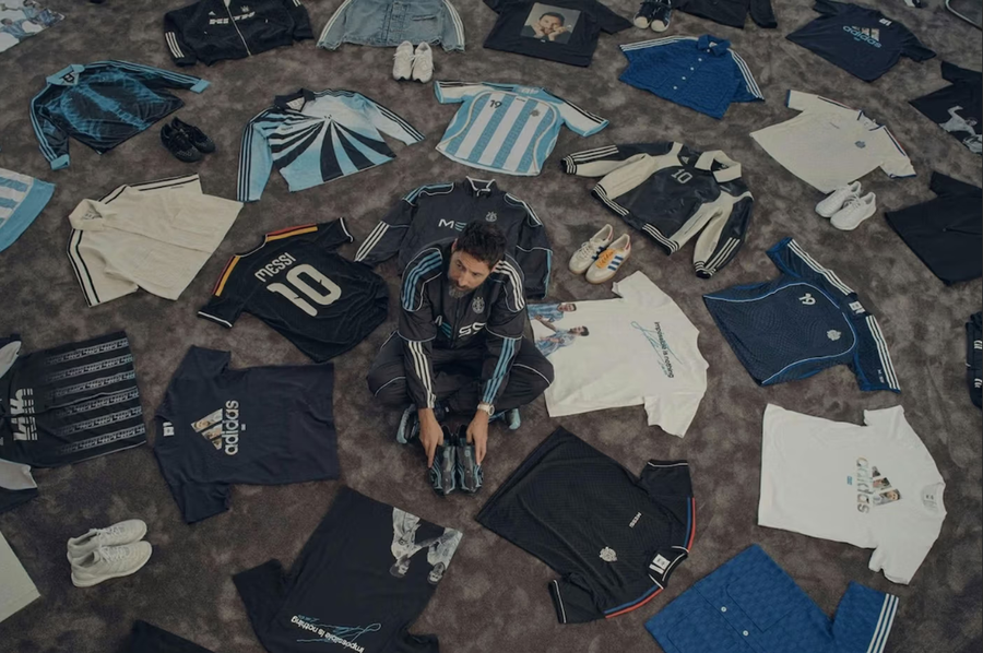 Lionel Messi are nevoie de sute de tricouri la fiecare meci al naționalei pentru a face față cererilor uriașe Messimania mondială a cucerit America » Câte tricouri ale căpitanului se imprimă la fiecare meci al naționalei!