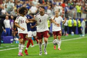 Finala Mondialului se încinge: „Nu te da mare, când ne vedem te strângi”
