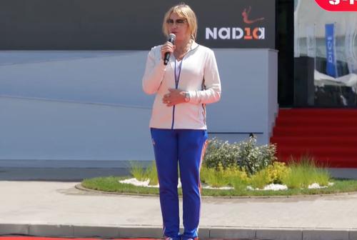 Nadia Comăneci (64 de ani) a urcat pe scenă la inaugurarea sălii care îi poartă numele, la Otopeni