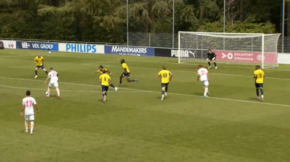Dennis Man, gol în PSV - Saint-Gilloise