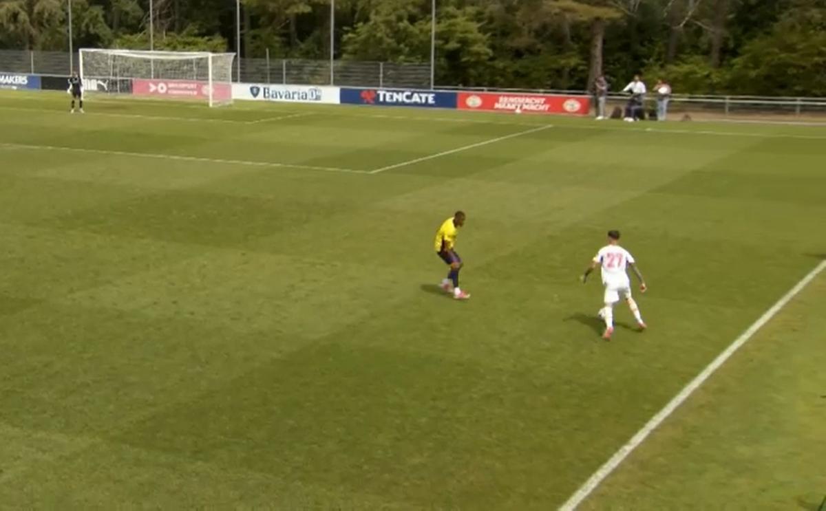 Dennis Man, gol în PSV - Saint-Gilloise