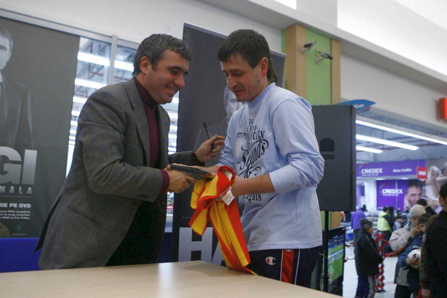 Momentul în care „Regele” îi oferea autograf lui Șomlea Interviu cutremurător cu Adrian Șomlea » Situația scandaloasă care l-a făcut să plece de la Arieșul Turda: „M-am săturat de figurile tale, să-i f... pe toți cei fără un picior!”