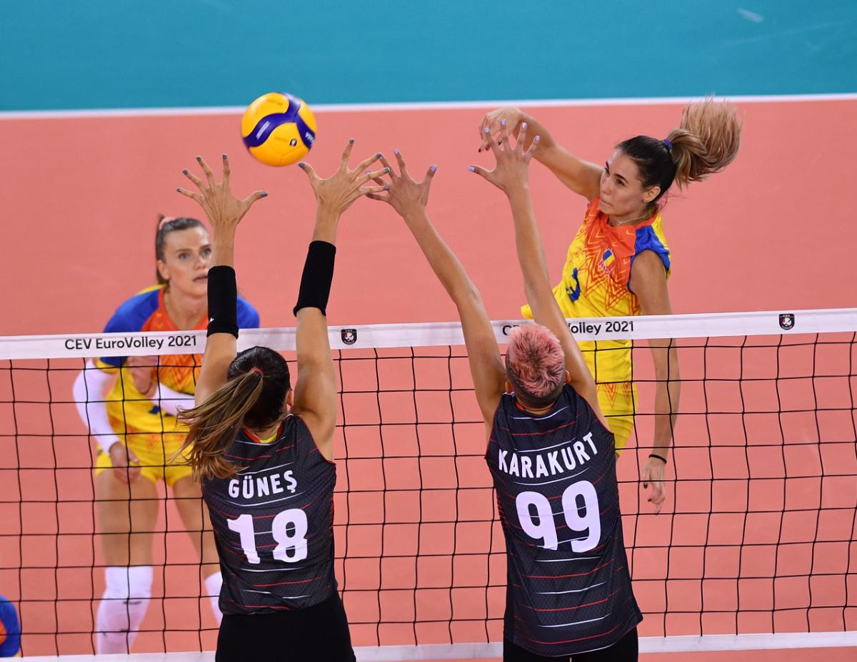 România a pierdut primul meci de la Campionatul European de volei feminin! Ce șanse au „tricolorele” la calificarea în „optimi”