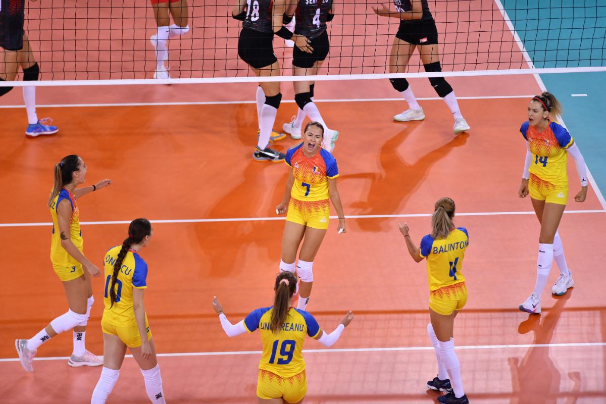 România a pierdut primul meci de la Campionatul European de volei feminin! Ce șanse au „tricolorele” la calificarea în „optimi”