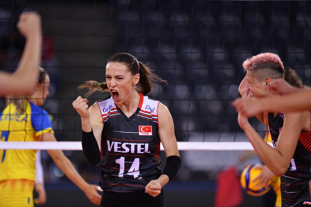 România a pierdut primul meci de la Campionatul European de volei feminin! Ce șanse au „tricolorele” la calificarea în „optimi”
