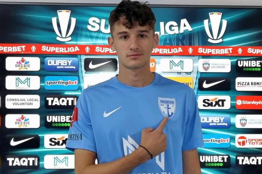 Nicolas Popescu, în tricoul noii echipe / Sursă foto: Facebook@ FC Voluntari