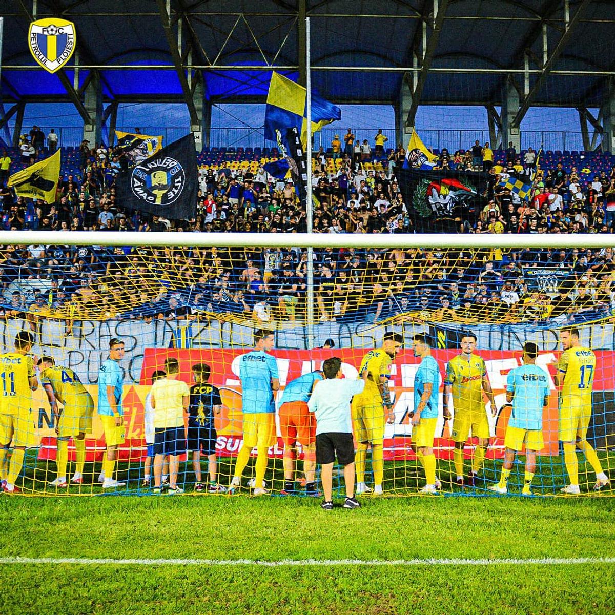 10 informații de la Petrolul - FCU Craiova » Slănină cu ceapă pentru arbitri, lacrimi de fericire, ture suplimentare + derapajul galeriei