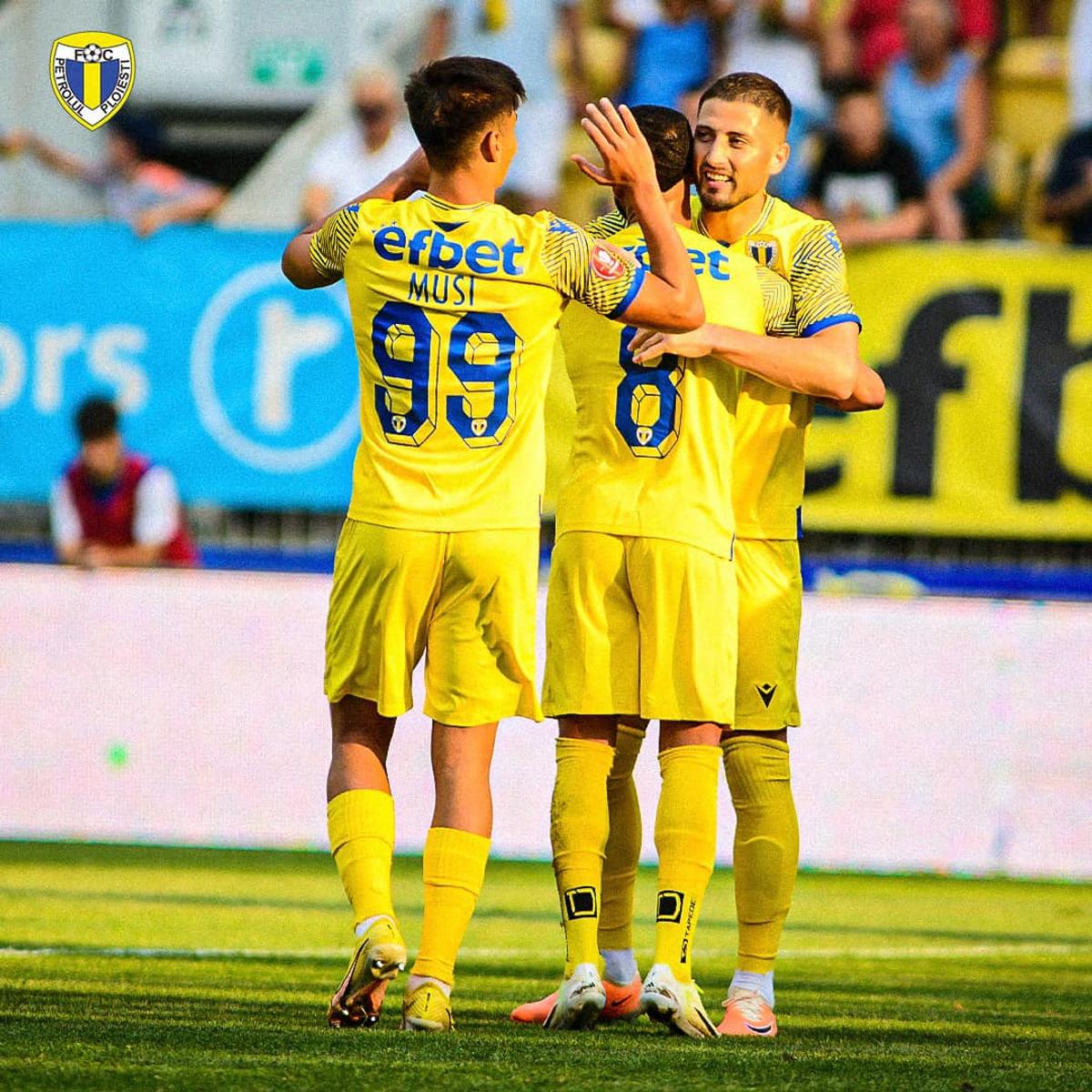 10 informații de la Petrolul - FCU Craiova » Slănină cu ceapă pentru arbitri, lacrimi de fericire, ture suplimentare + derapajul galeriei