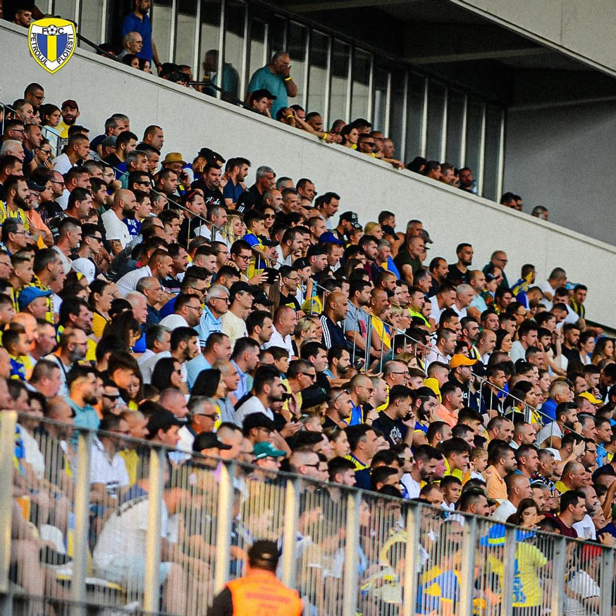 10 informații de la Petrolul - FCU Craiova » Slănină cu ceapă pentru arbitri, lacrimi de fericire, ture suplimentare + derapajul galeriei