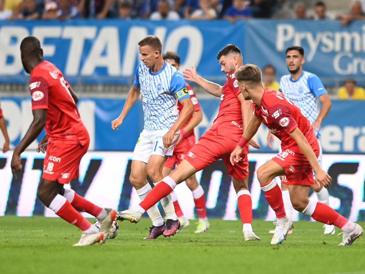 Universitatea Craiova - UTA, runda 6 din Superliga