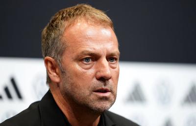 Reacția lui Hansi Flick, după ce Lamine Yamal a fost aplaudat de fanii Valenciei pe Mestalla: „Nu m-a mirat”