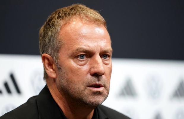 Reacția lui Hansi Flick, după ce Lamine Yamal a fost aplaudat de fanii Valenciei pe Mestalla: „Nu m-a mirat”