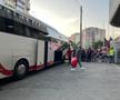 Ce au găsit „câinii” în vestiarul din Giulești: „Să o iubească la fel ca pe mă-sa și ca pe ta-su!”