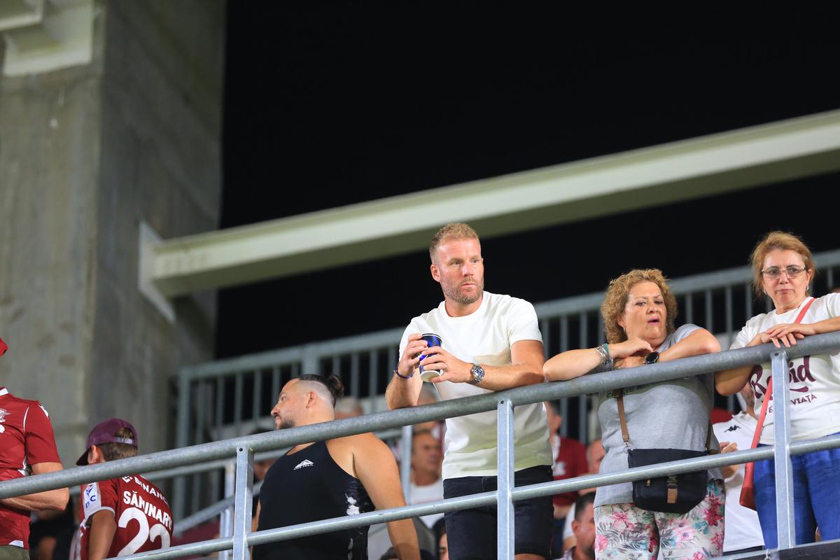 Apariție rară la Rapid - Dinamo » Fostul președinte s-a întors în Giulești
