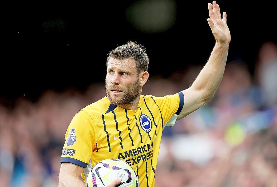 James Milner, în Everton - Brighton // foto: Guliver/gettyimages Perpetuum mobile la 39 de ani! » Câte meciuri mai are James Milner pentru a intra în istoria Premier League