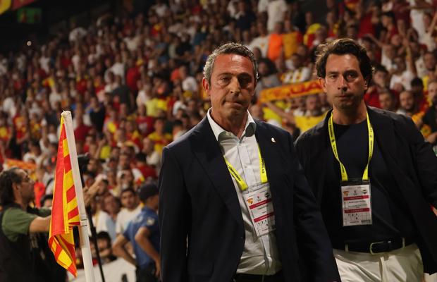 Scandal imens la meciul lui Mourinho din Turcia » Președintele lui Fenerbahce a fost atacat de un oficial al echipei adverse