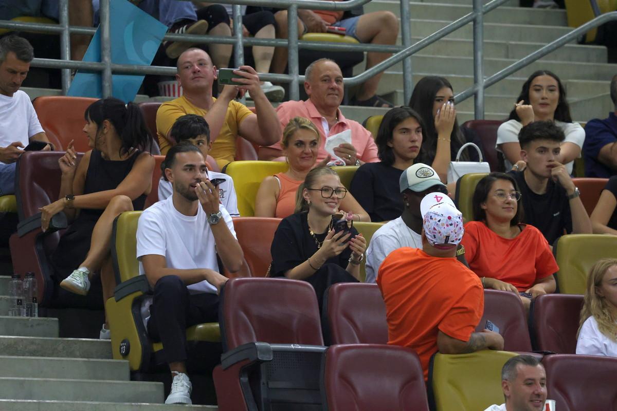 Gol pe teren și show în tribune » Antonia, iubita lui Daniel Bîrligea, a furat privirile la derby