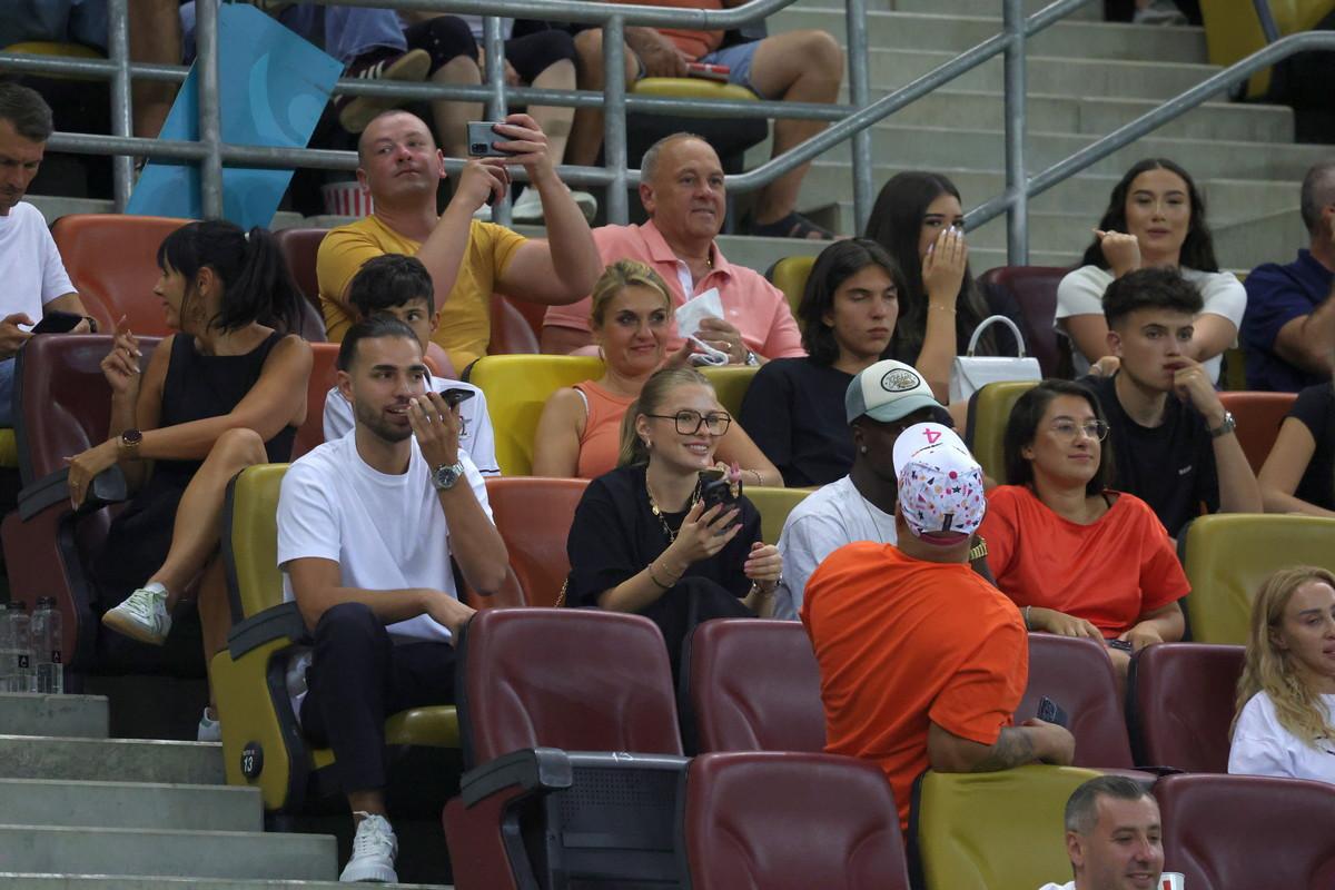 Gol pe teren și show în tribune » Antonia, iubita lui Daniel Bîrligea, a furat privirile la derby