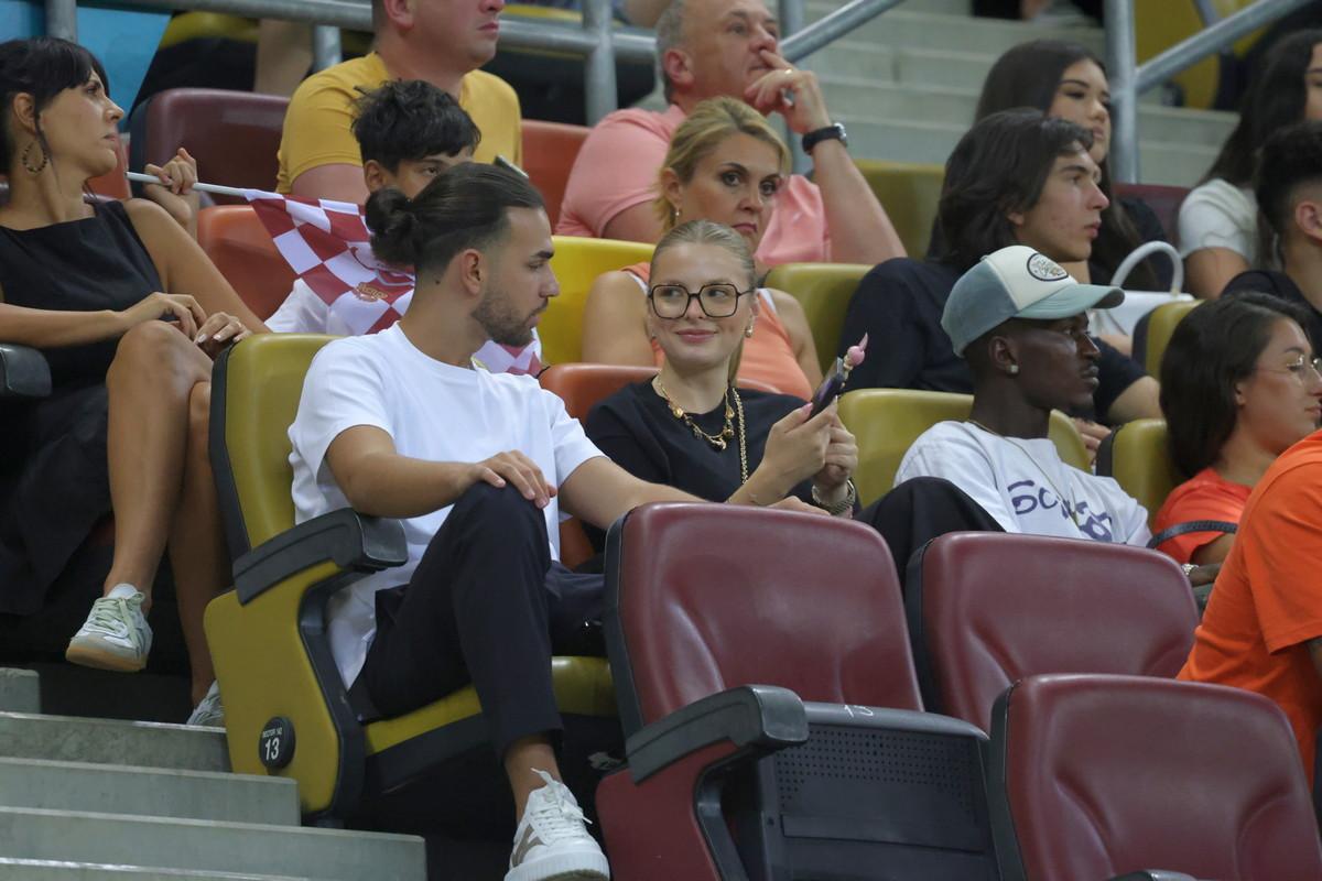 Gol pe teren și show în tribune » Antonia, iubita lui Daniel Bîrligea, a furat privirile la derby