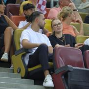 Antonia Salanță, iubita lui Daniel Bîrligea la meciul Rapid - FCSB, 2-2