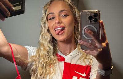 Cea mai frumoasă fotbalistă din lume a plecat din Europa » Ana Maria l-a lăsat acasă și pe jucătorul dorit de Dinamo