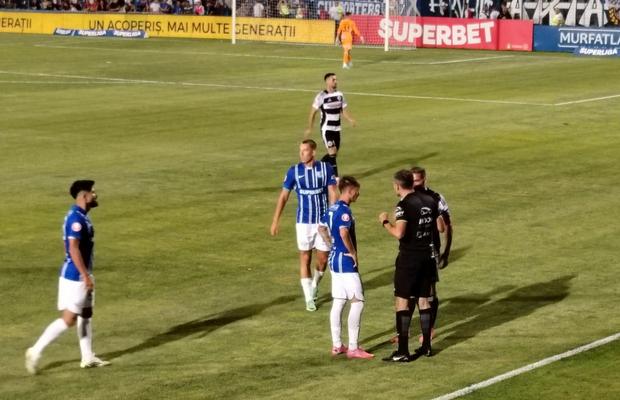 6 lucruri care nu s-au văzut la TV în Farul - U Cluj 0-1 » Nervi pe teren și în tribune!
