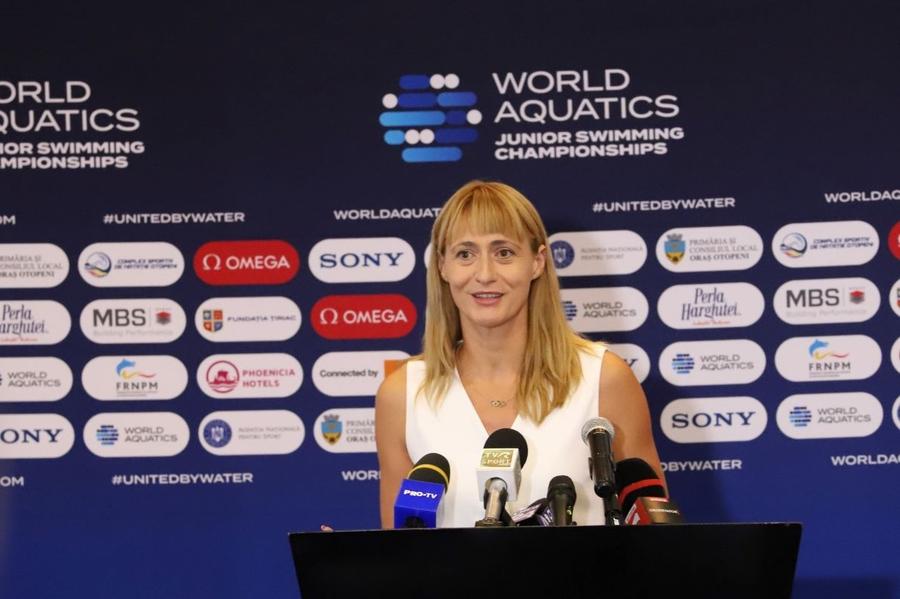 Camelia Potec la prezentarea delegației României pentru CM de juniori Foto: Facebook/FR Natație Buget obținut pe ultima sută de metri pentru Campionatele Mondiale de înot ale juniorilor de la Otopeni » Camelia Potec: „Săptămâna trecută nu aveam”