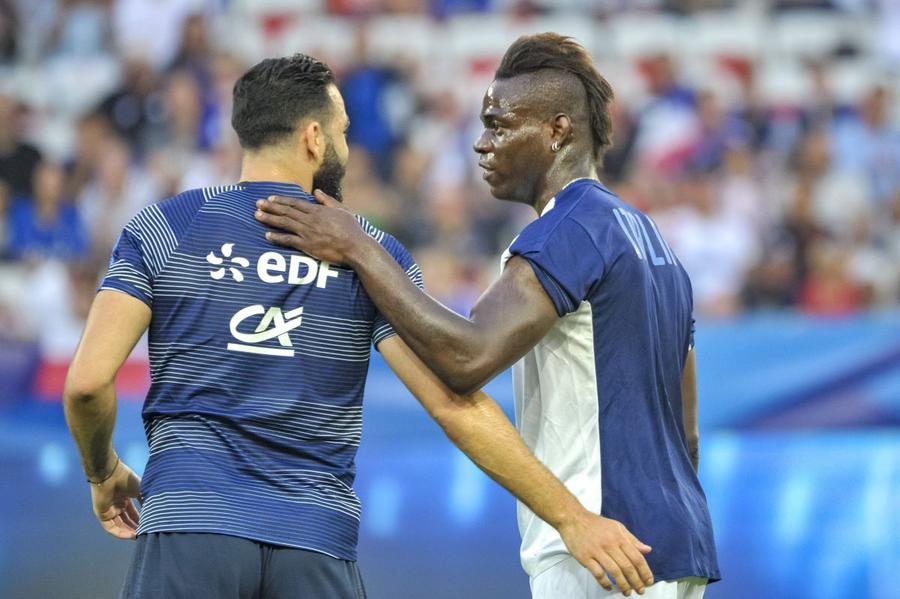 Adil Rami și Mario Balotelli au fost parteneri de nebunii pentru o jumătate de an în 2019 la Marseille / Foto: Imago Derapaj suburban la adresa lui Lamine Yamal: „Are apucături de pușcăriaș. Așteaptă întâi să faci ceva, fiu de curvă!”