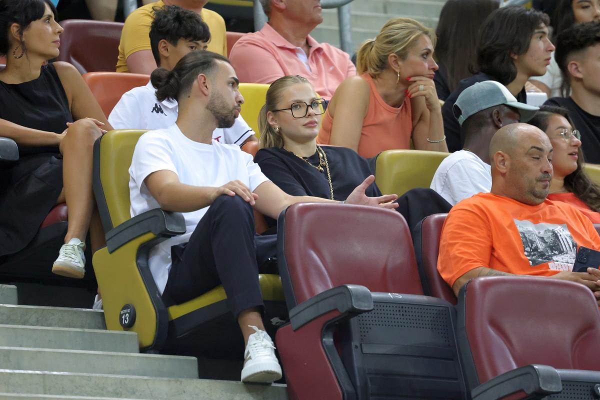Gol pe teren și show în tribune » Antonia, iubita lui Daniel Bîrligea, a furat privirile la derby