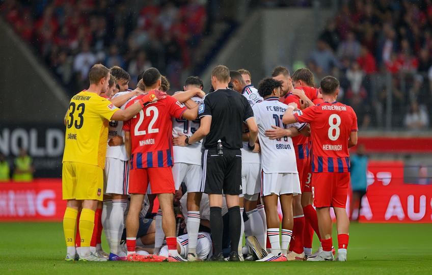 Jamal Musiala, prăbușit din nou pe teren // foto: X Bayern & Germany
