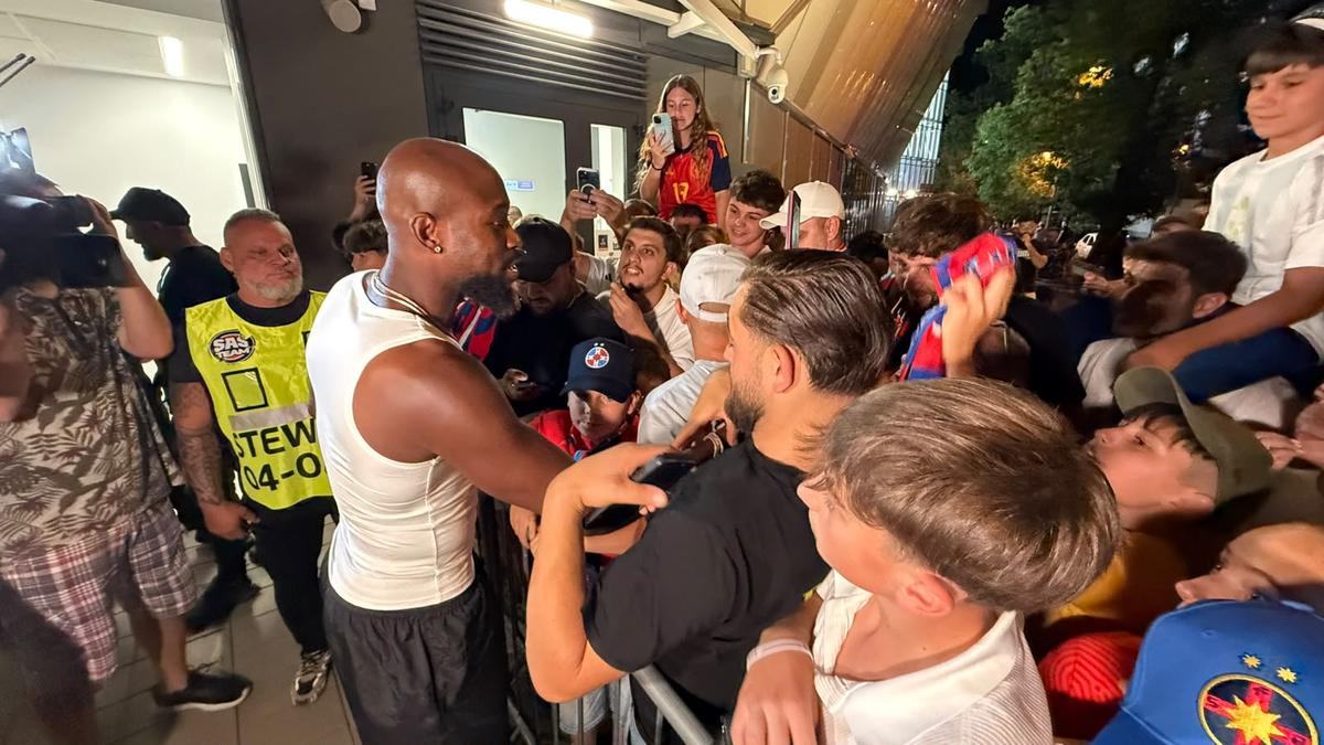 Garita, asaltat de fani după FCSB - Botoșani