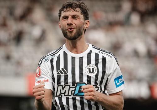Alibek Aliev este impresionant în tricoul lui U Cluj
