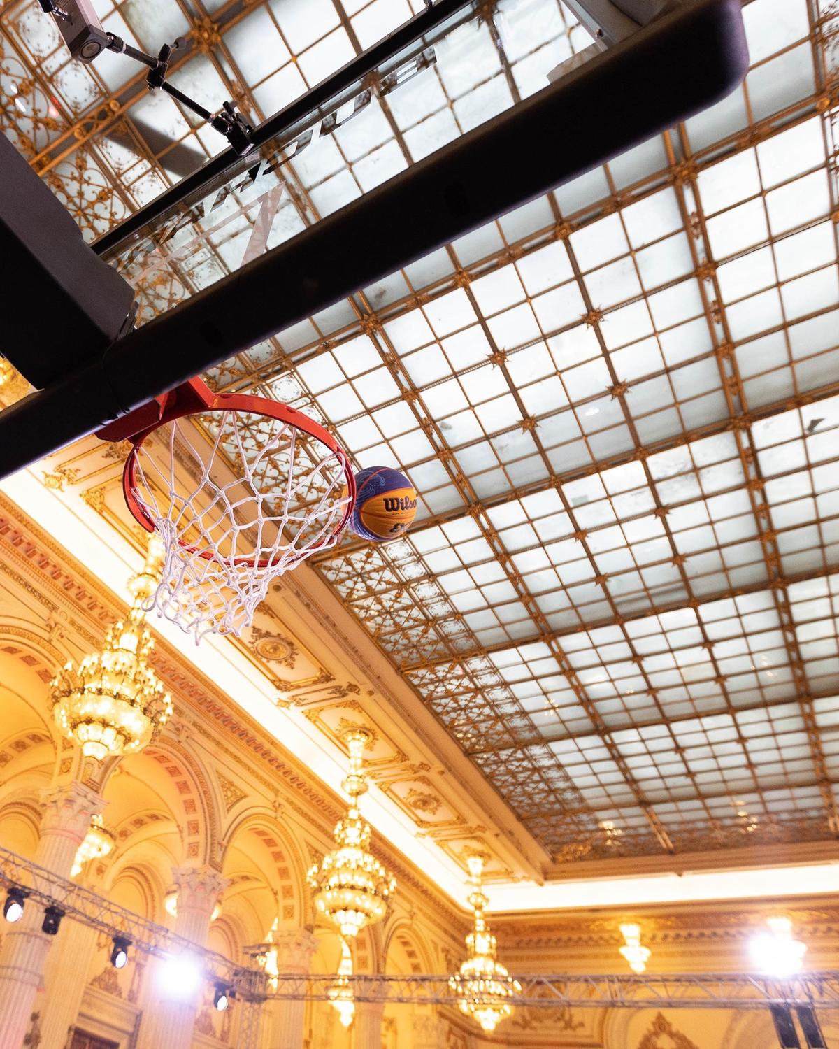 Sala Unirii din Palatul Parlamentului, transformată în teren de baschet! » România, în semifinalele FIBA 3x3 World Finals