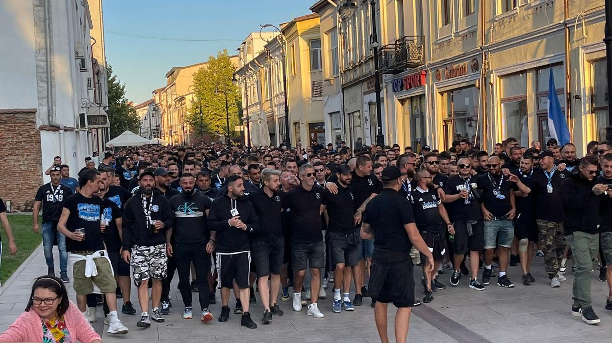FOTO FCU Craiova - FCSB, suporteri olteni în oraș 18.09.2021