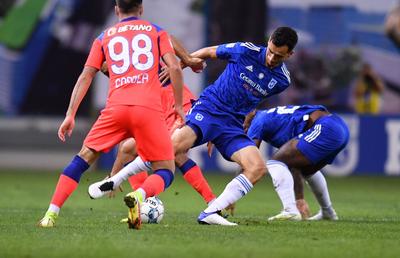 Premieră în media: 5 comentatori la FCU Craiova - FCSB » Dragoș Pătraru: „Ai impresia că au jucat la pariuri. Ăsta a pus pe primul corner”